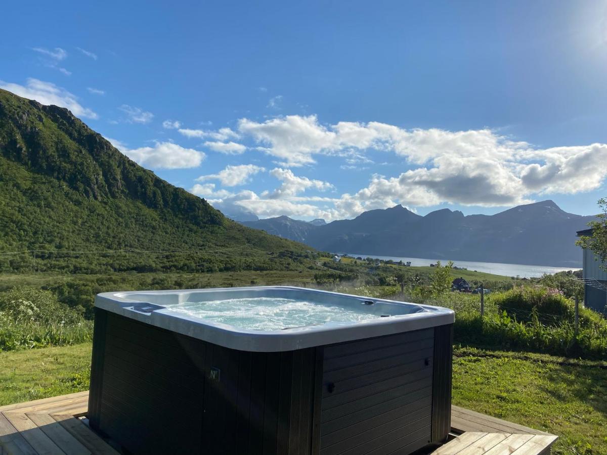 Villa Med Jacuzzi Og Nydelig Utsikt Gravdal  Extérieur photo