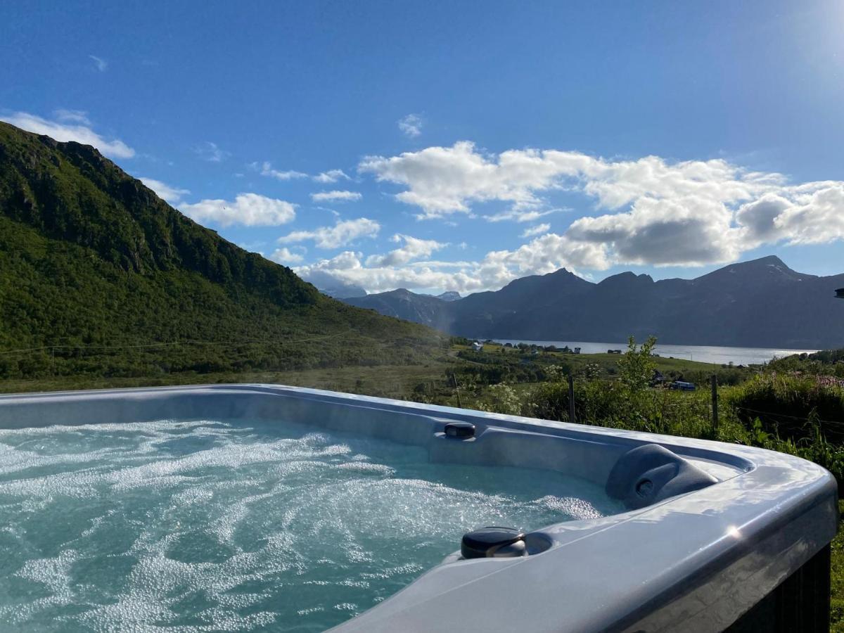Villa Med Jacuzzi Og Nydelig Utsikt Gravdal  Extérieur photo