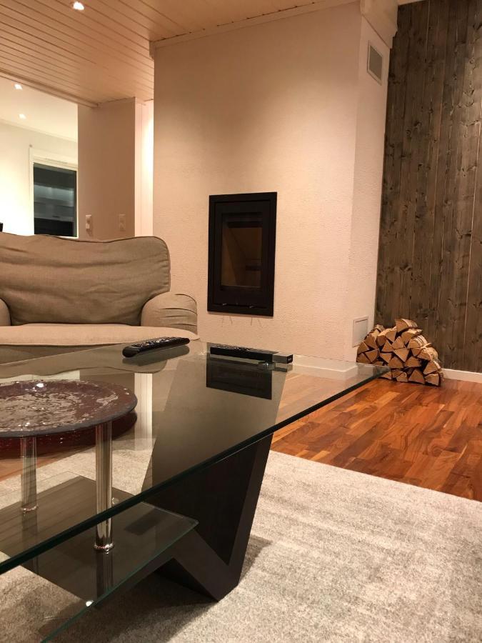 Villa Med Jacuzzi Og Nydelig Utsikt Gravdal  Extérieur photo