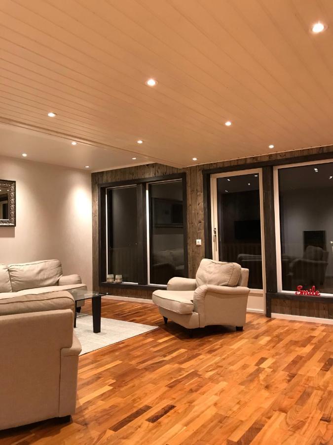 Villa Med Jacuzzi Og Nydelig Utsikt Gravdal  Extérieur photo