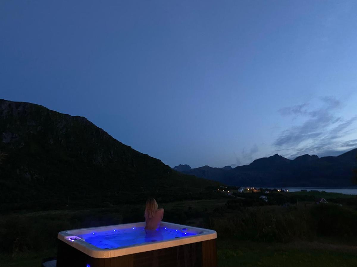 Villa Med Jacuzzi Og Nydelig Utsikt Gravdal  Extérieur photo