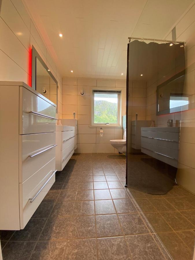 Villa Med Jacuzzi Og Nydelig Utsikt Gravdal  Extérieur photo