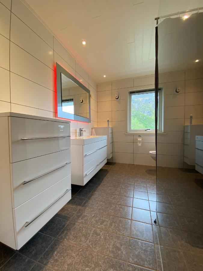 Villa Med Jacuzzi Og Nydelig Utsikt Gravdal  Extérieur photo